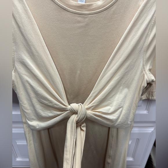 Lululemon soft yellow wrap/tie t-shirt dress. Size 6 - Picture 3 of 6